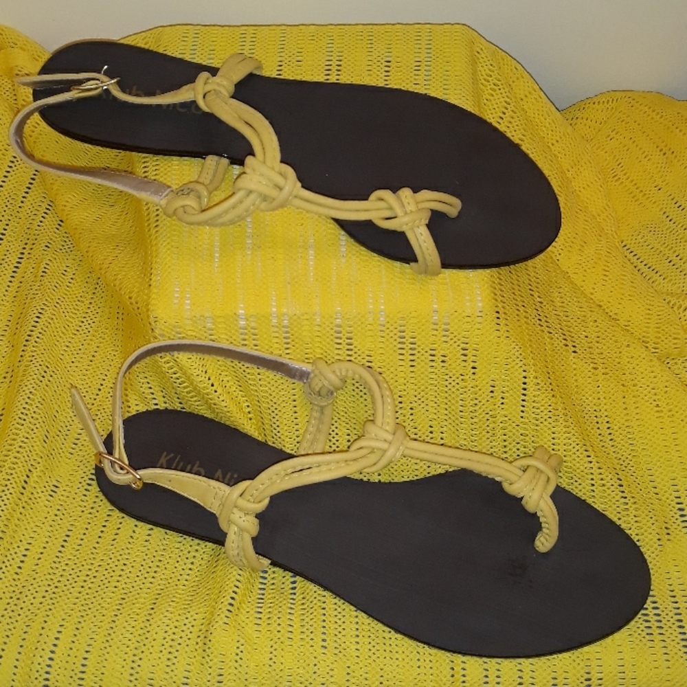 SUMMER LEATHER YELLOW SANDALS SIZE 7